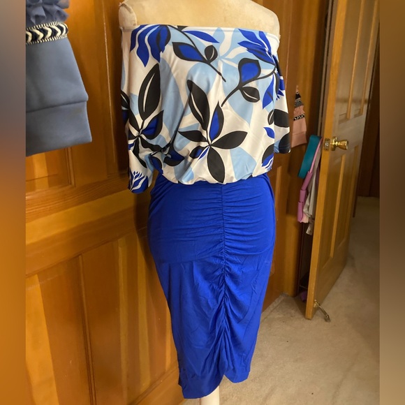 NWT, Lavishly Paris Women’s Floral Print Royal Blue Ruched Dress - Picture 15 of 16